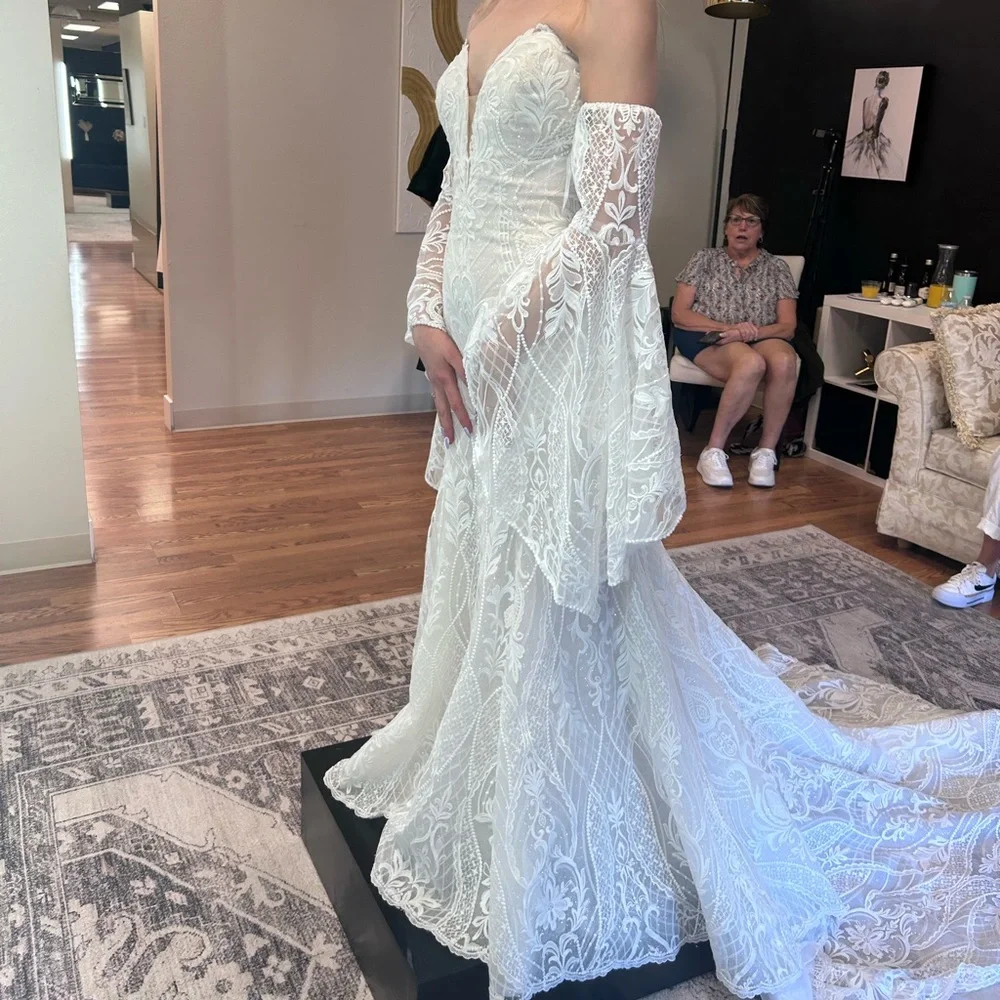 Maggie Sottero Wedding Dress and Sleeves - Picture 5 of 10